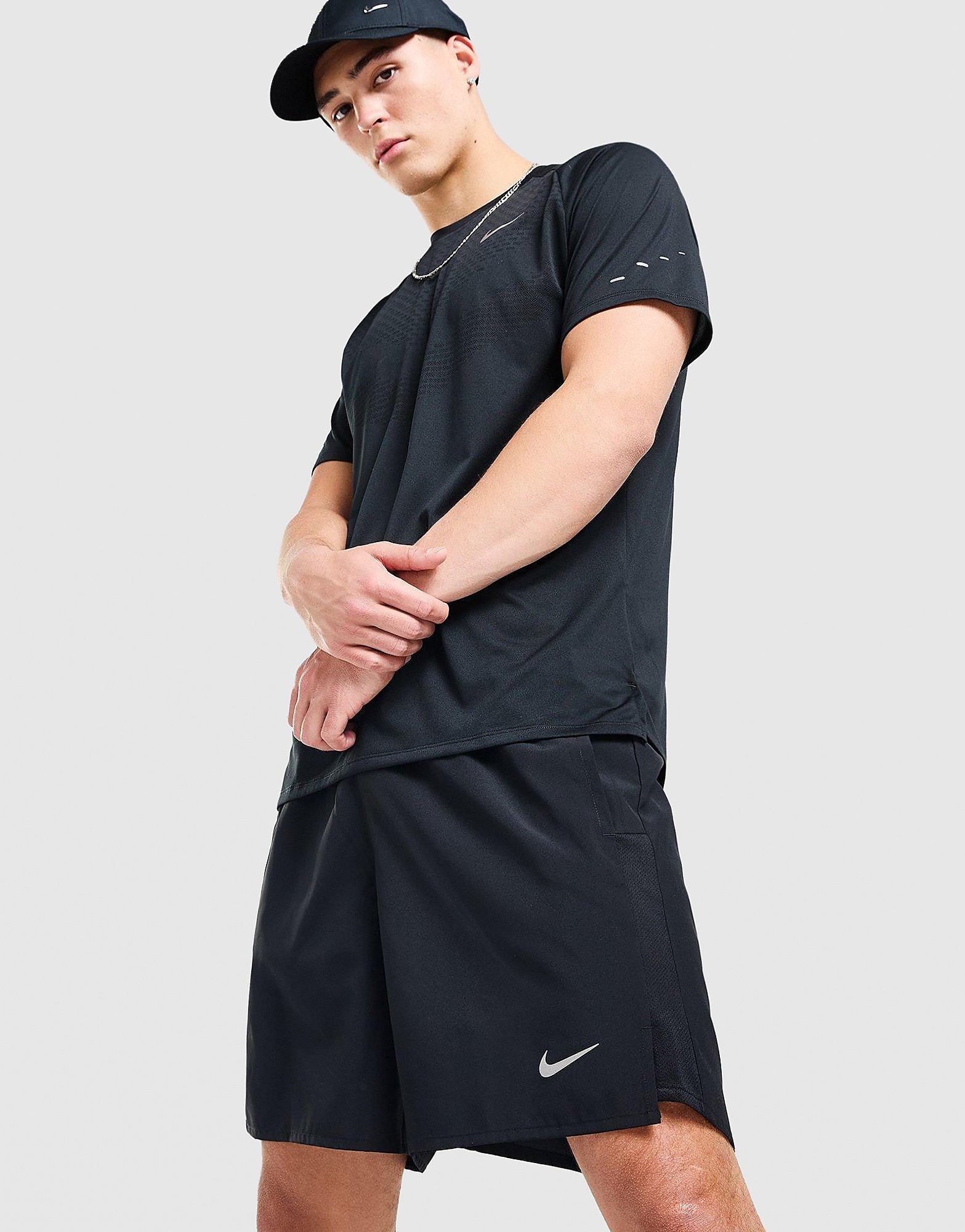 Nike Dri-FIT 2-in-1 hardloopshorts voor heren (18 cm) Challenger - Zwart- Heren, Zwart Nike Dri-FIT 2-in-1 hardloopshorts voor heren (18 cm) Challenger - Zwart- Heren, Zwart